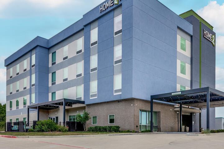 Exterior of Home2 Suites by Hilton Fort Worth Arlington West