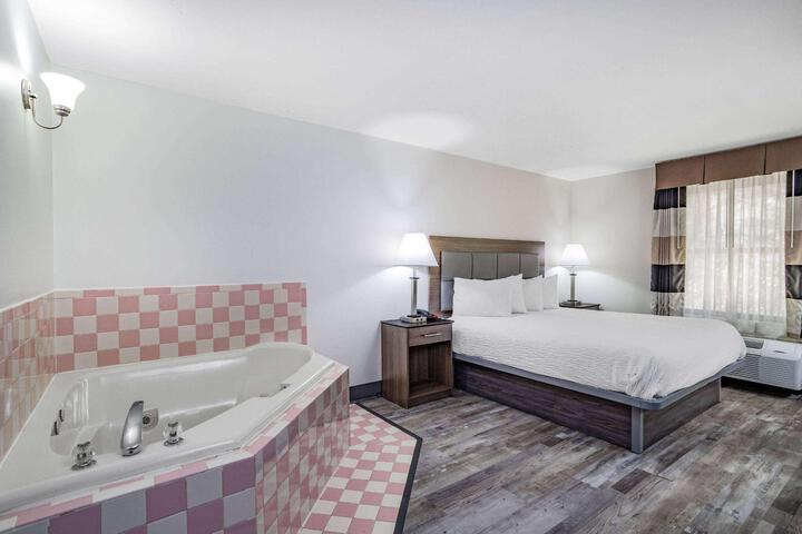 1 King Bed Mobility Accessible (6 of 11)