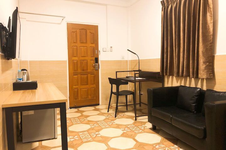 Room 14 of 37