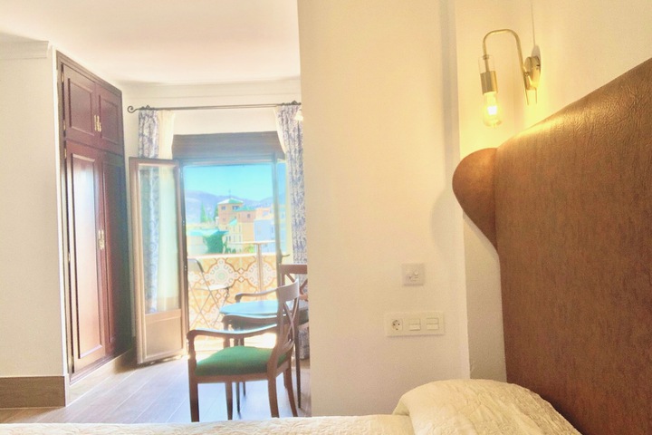 Room 37 of 74