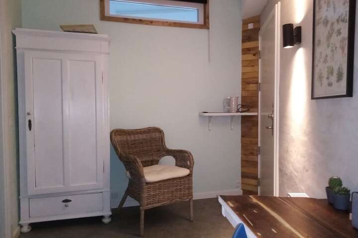 Room 7 of 76