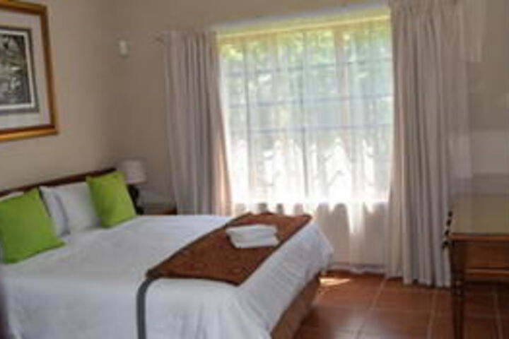 Room 4 of 7