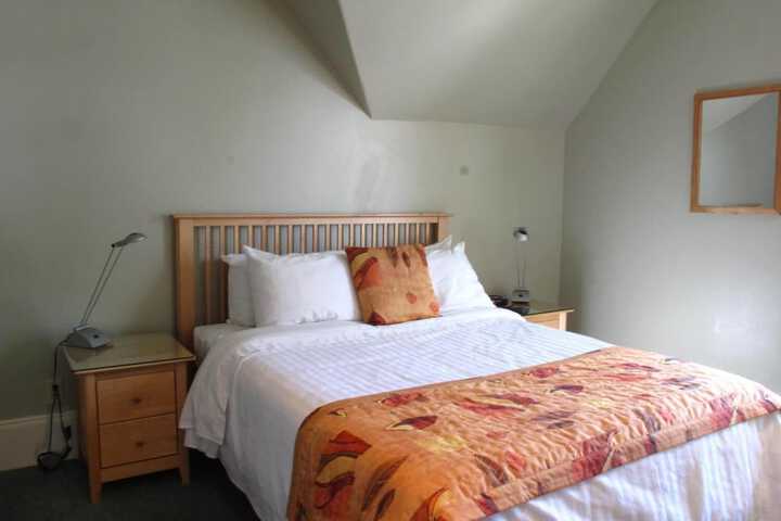 Room 16 of 48