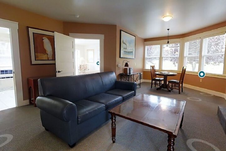 Room 10 of 52