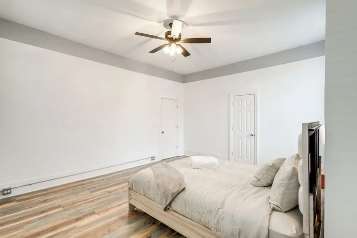 Room 2 of 16