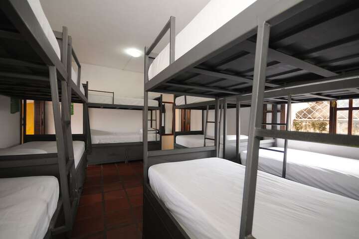Room 12 of 32