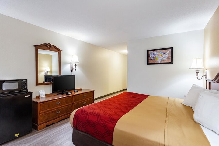 2 Queen Beds (7 of 7)
