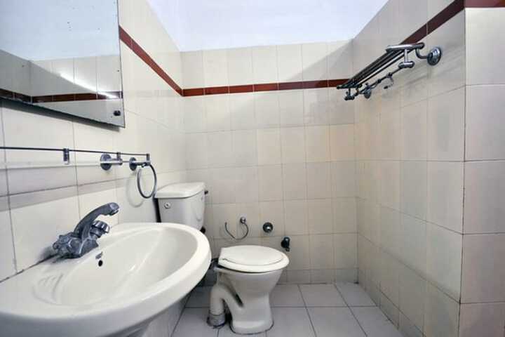 Room 16 of 19