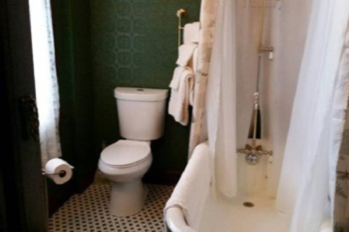 Room 118 of 192