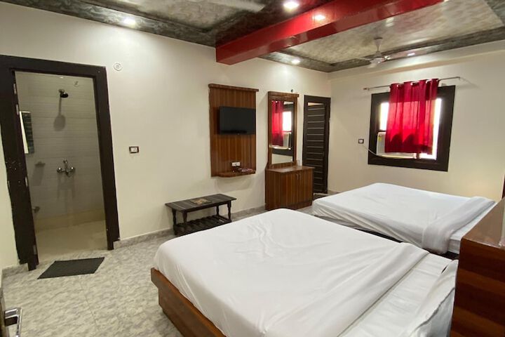 Room 9 of 27