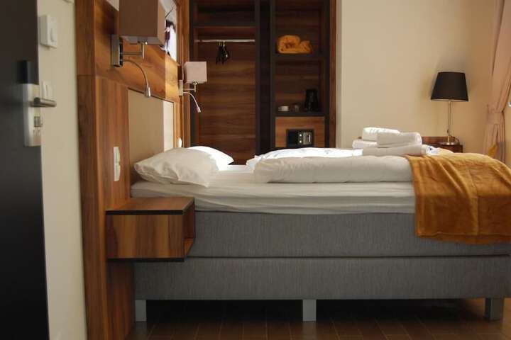 Room 5 of 67