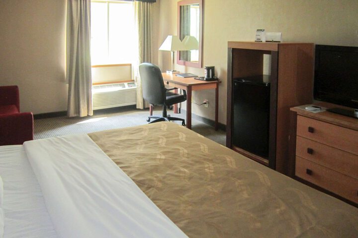 1 King Bed (14 of 23)