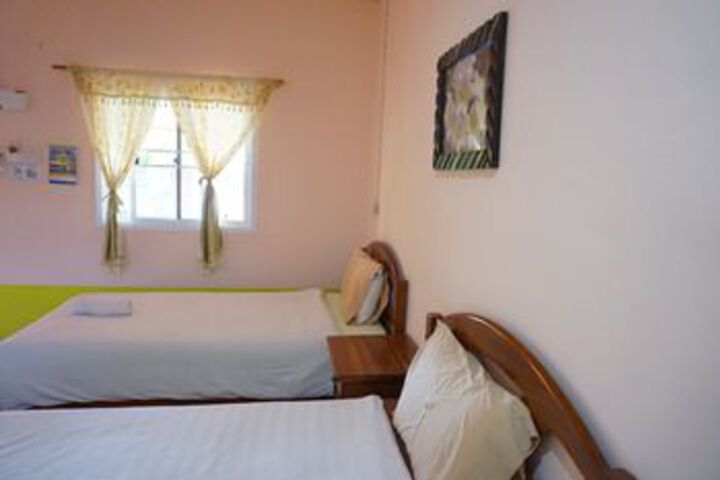 Room 18 of 32