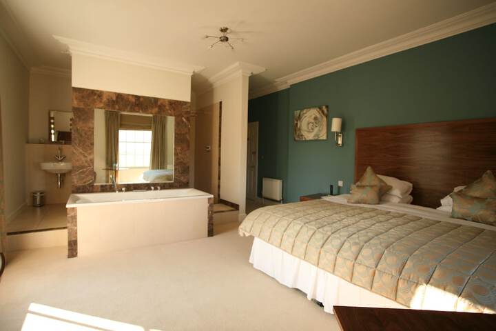 Room 9 of 40