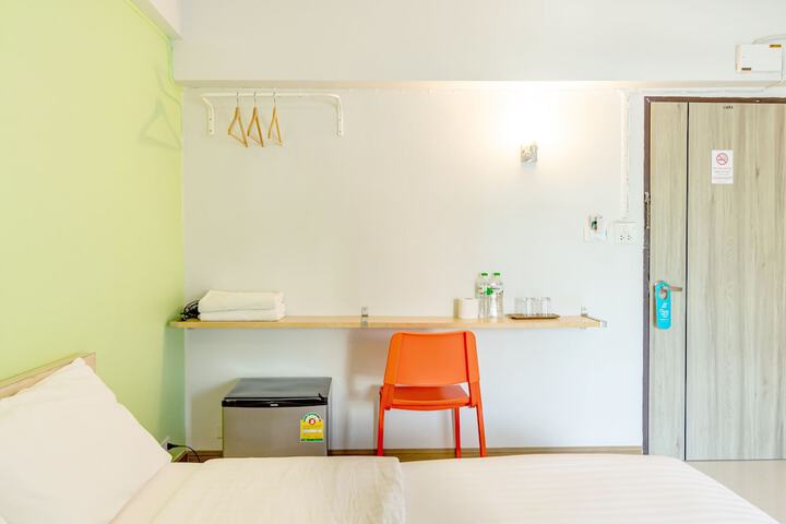 Room 6 of 63