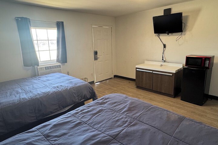 Room 2 of 8