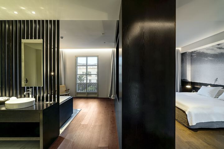 Room 7 of 72
