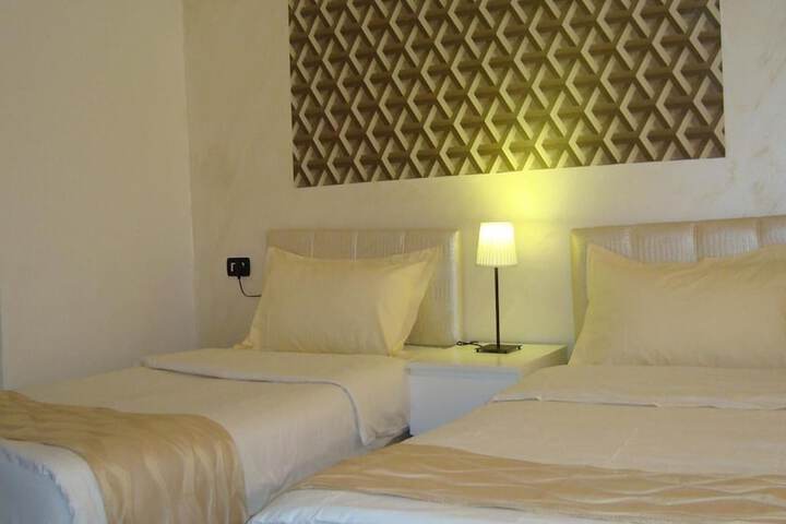 Room 32 of 62