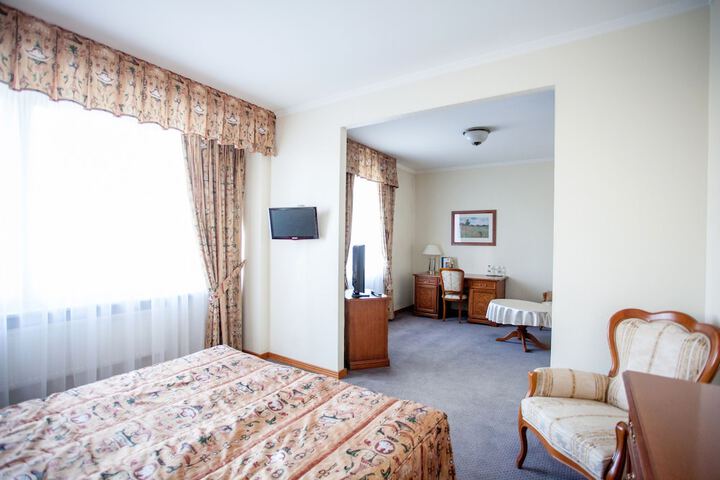 Room 74 of 108