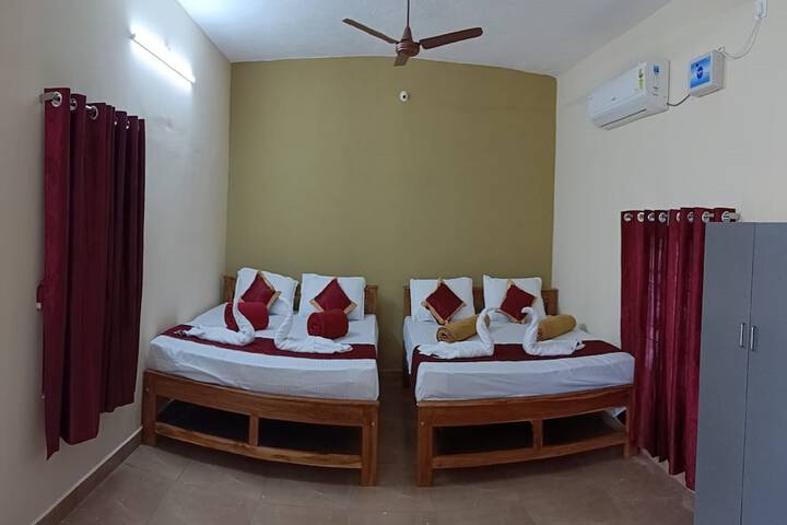Room 14 of 33