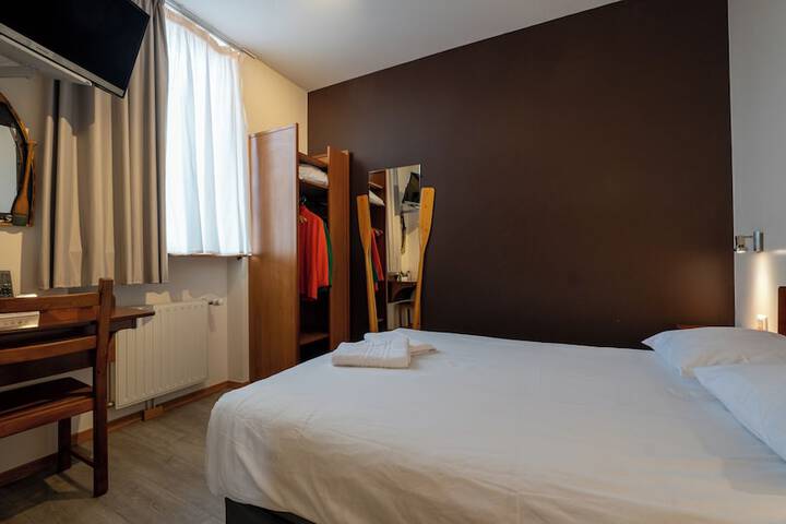 Room 15 of 45