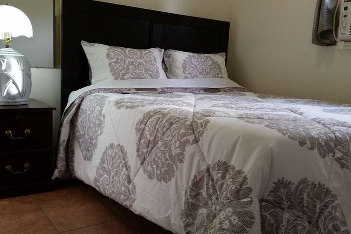 Sharodon Sands Motel in Wasaga Beach, ON