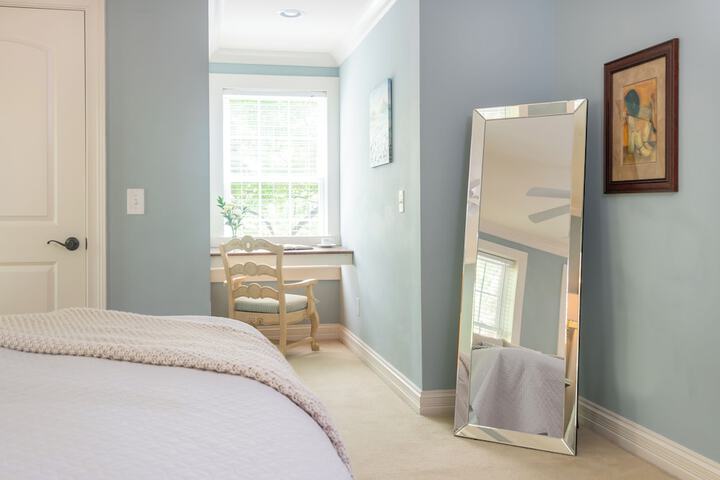 Room 16 of 32