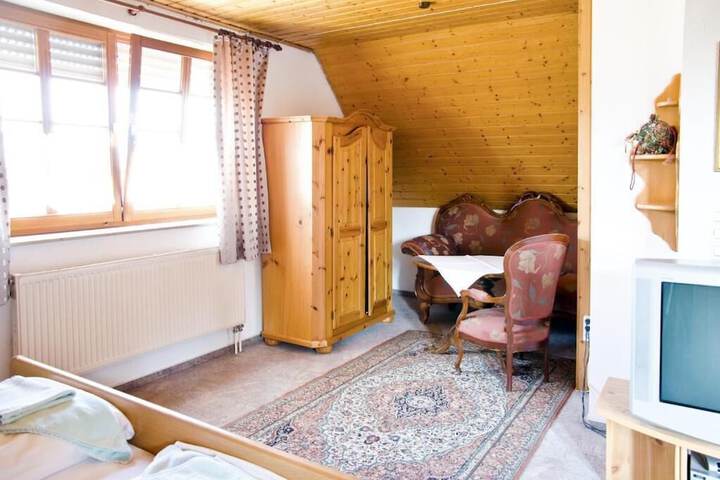 Room 7 of 32