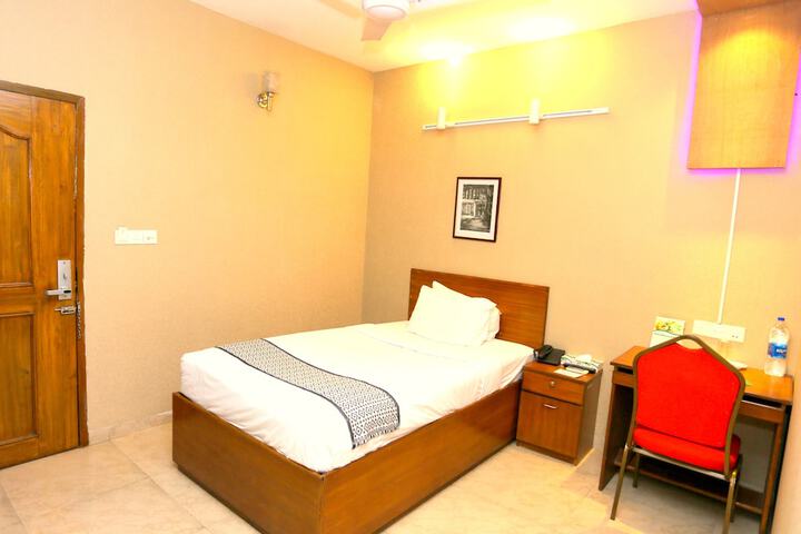 Room 6 of 40