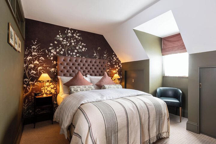 Room 4 of 36