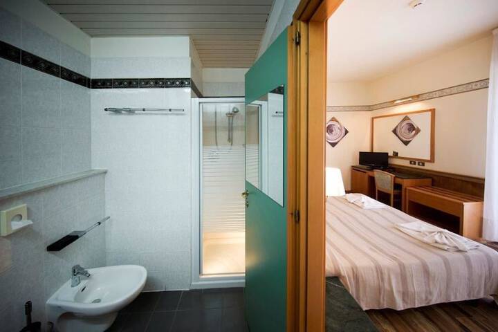 Room 34 of 50