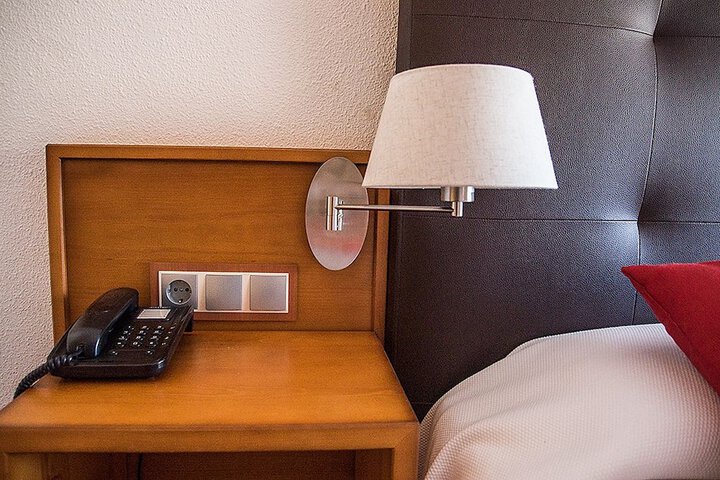 Room 9 of 34