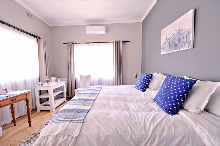 Room 9 of 14