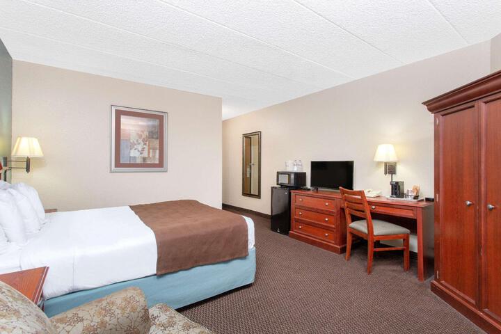 2 Queen Beds (5 of 6)