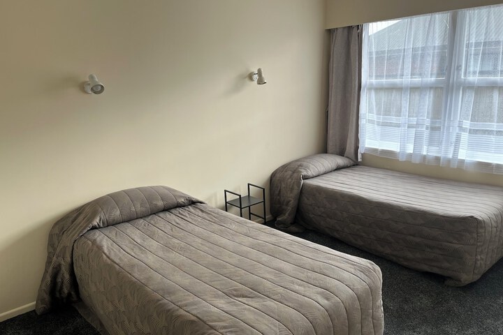 Room 9 of 32