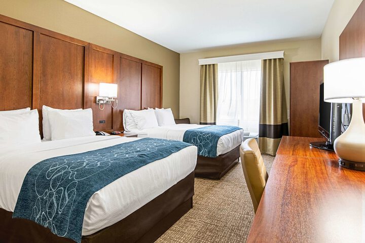 2 Queen Beds (5 of 13)