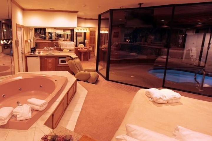 Room 15 of 63