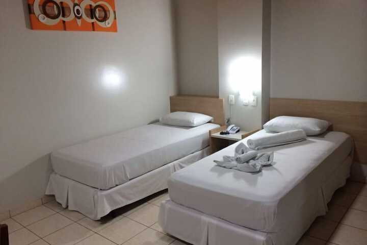 Room 12 of 37