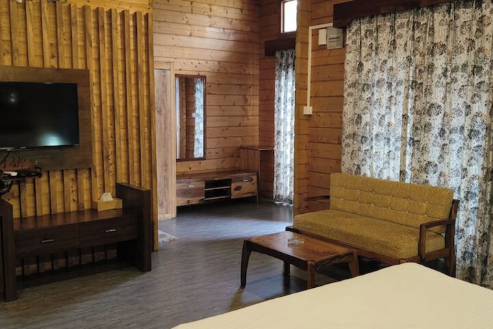 Room 11 of 68