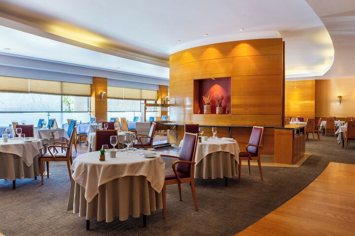 Dining 70 of 81