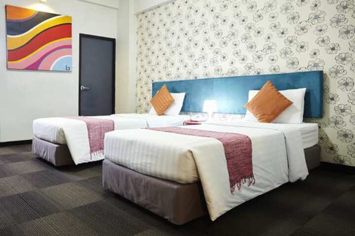 Room 13 of 32