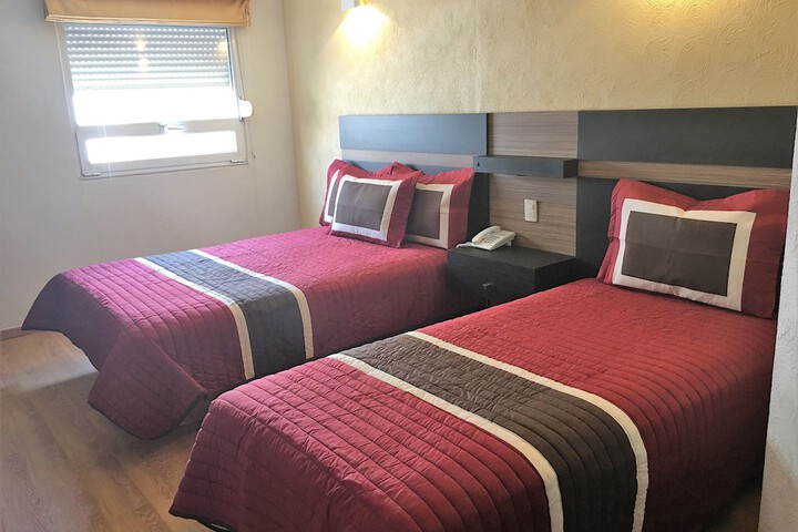 Room 6 of 40