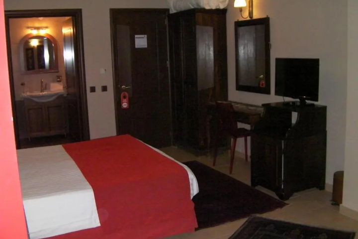 Room 3 of 26