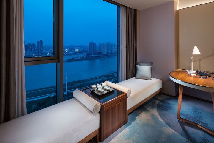 Room 21 of 72