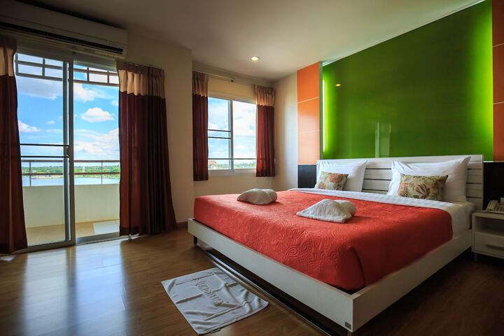 Room 9 of 29
