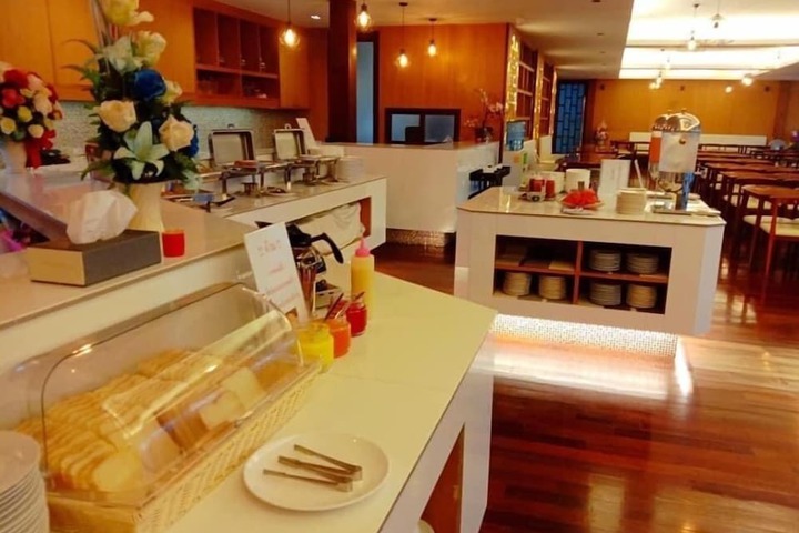 Dining Photos