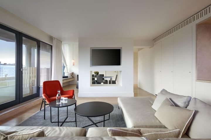 Room 52 of 126