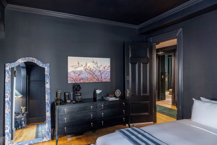 Room 14 of 33