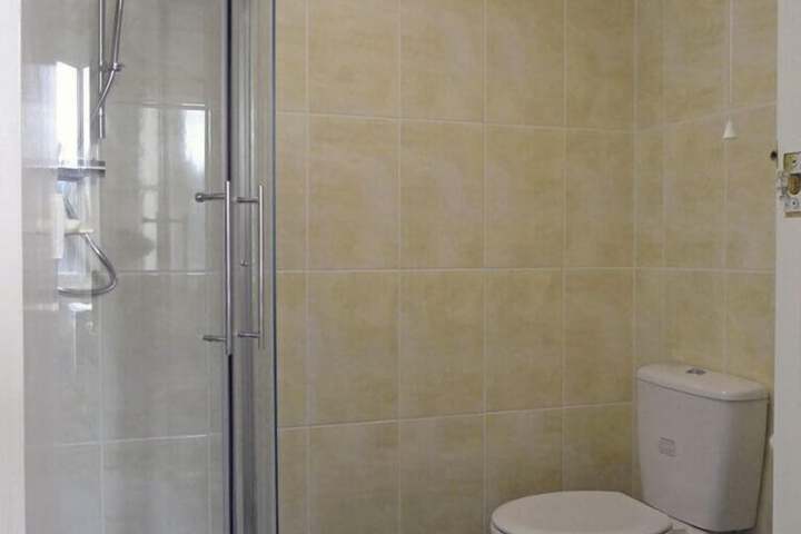 Room 40 of 61