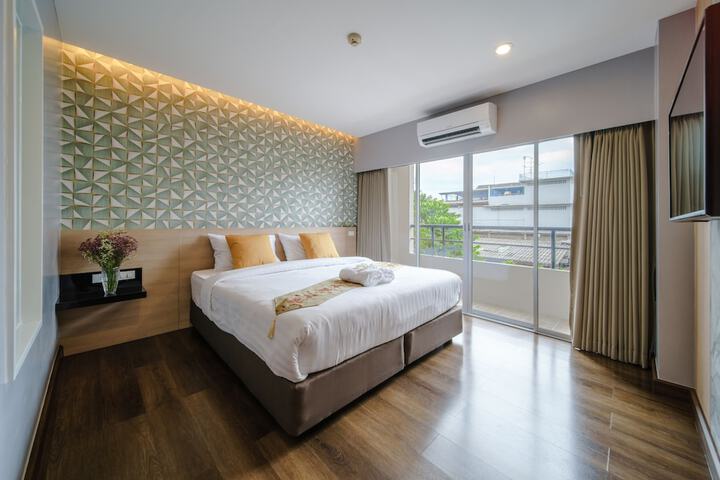 Room 12 of 17
